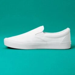 Vans ComfyCush Slip-On In White 9 Vans ComfyCush Slip-On In White -Fashion Shoes 4161 3 1100x