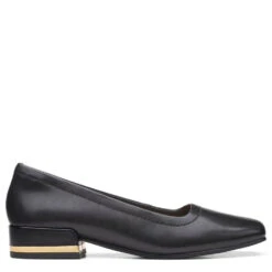 Clarks Women's Seren30 Court In Black
